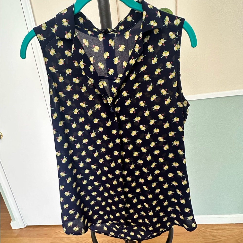 Express XS portfino style button up tank top with lemons and lemon blossoms